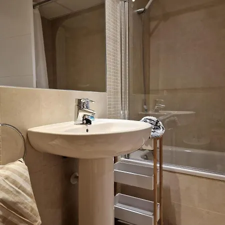 Edificio Larimar カルプ