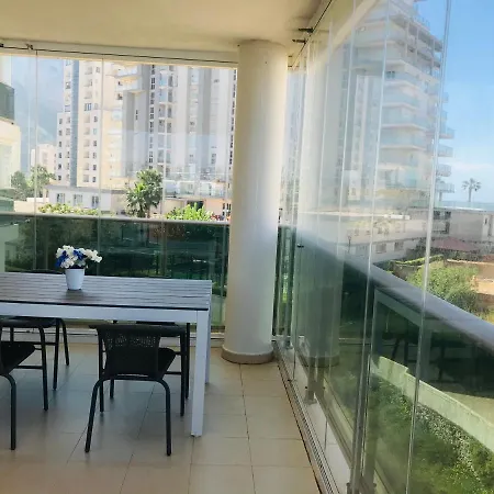 Edificio Larimar 아파트 칼페